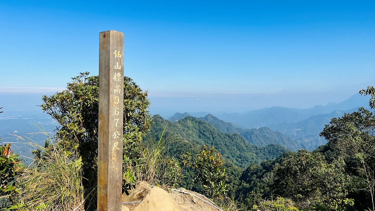 苗栗獅潭|仙山靈洞宮|短短路程體驗原始森林路、樹根攀爬、裸岩、峭壁拉繩的精采高cp值路線 - 第14張圖