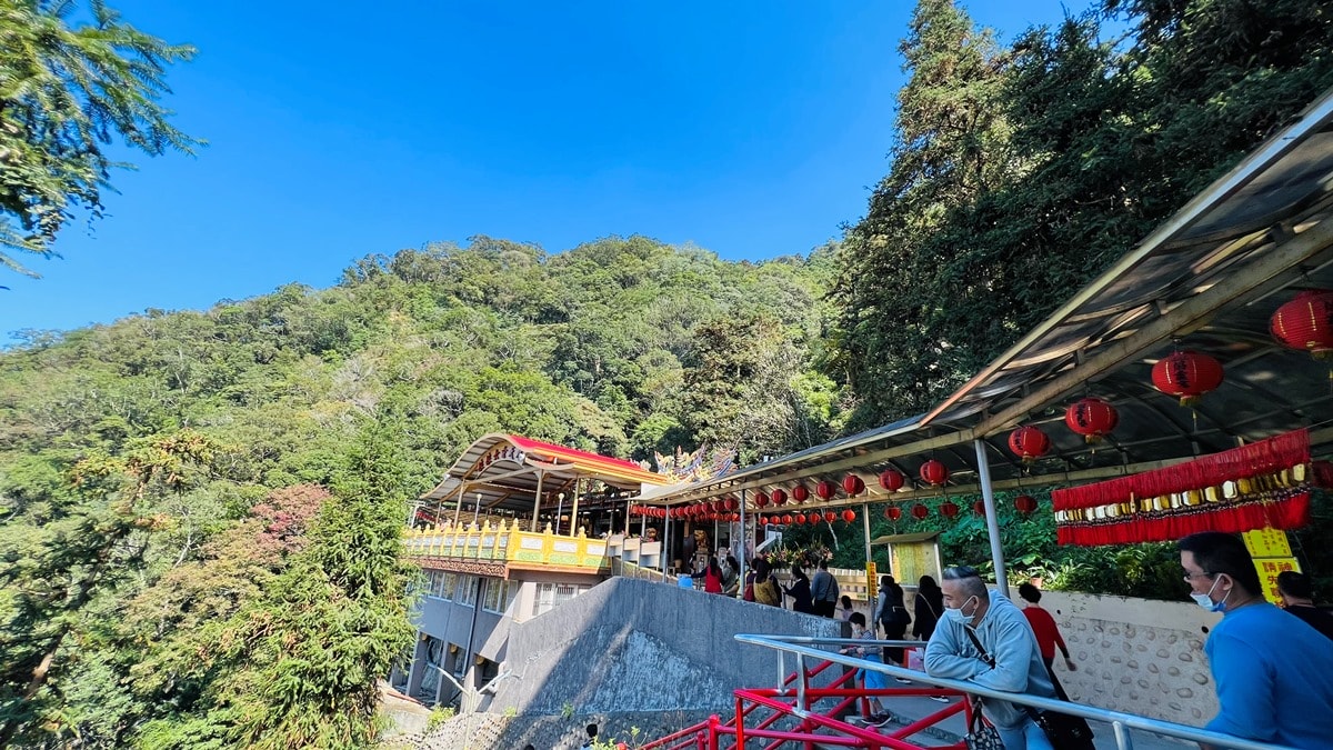 苗栗獅潭|仙山靈洞宮|短短路程體驗原始森林路、樹根攀爬、裸岩、峭壁拉繩的精采高cp值路線 - 第21張圖