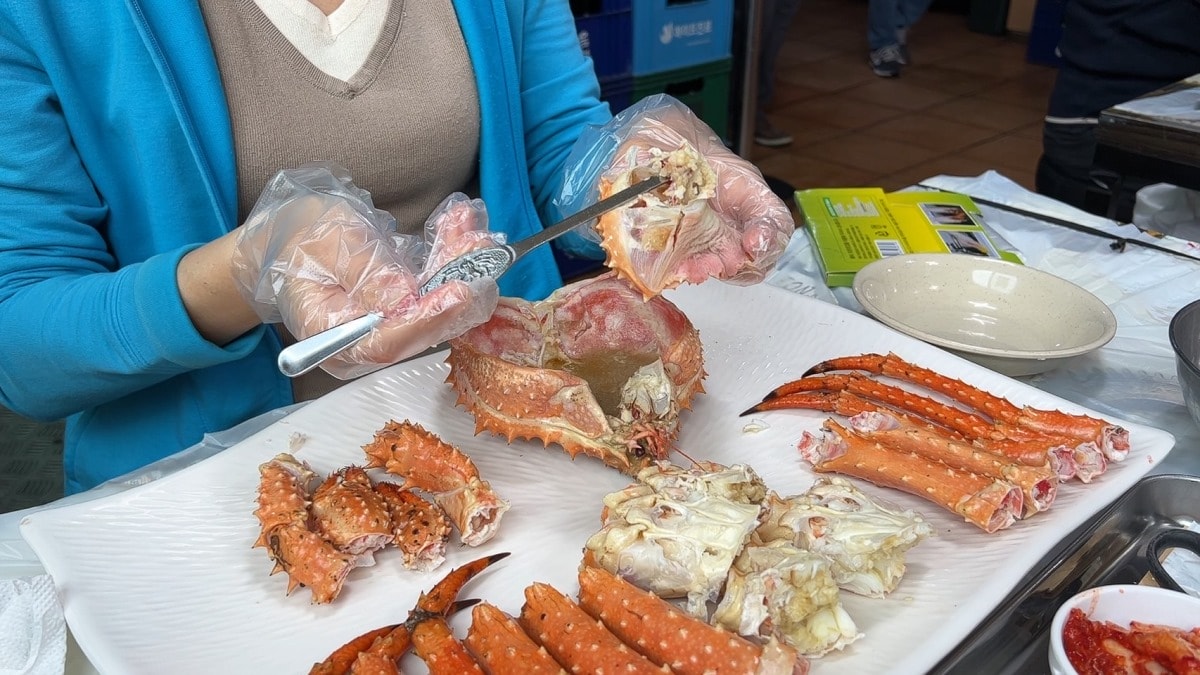 首爾麻浦農水物產市場마포농수산물시장|除了鷺梁津還有這間在地人的水產海鮮批發市場|新鮮現撈~只要台幣2千多就能爽嗑整隻帝王蟹 - 第24張圖