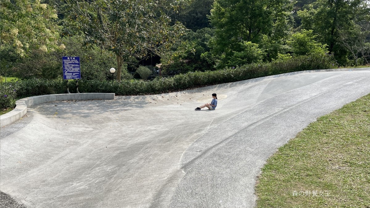 龍潭湖風景區|龍潭湖畔悠活園區|龍掌坡大碗公溜滑梯|全台最大的白色貨櫃建築~散步小日月潭的湖光山色 - 第6張圖
