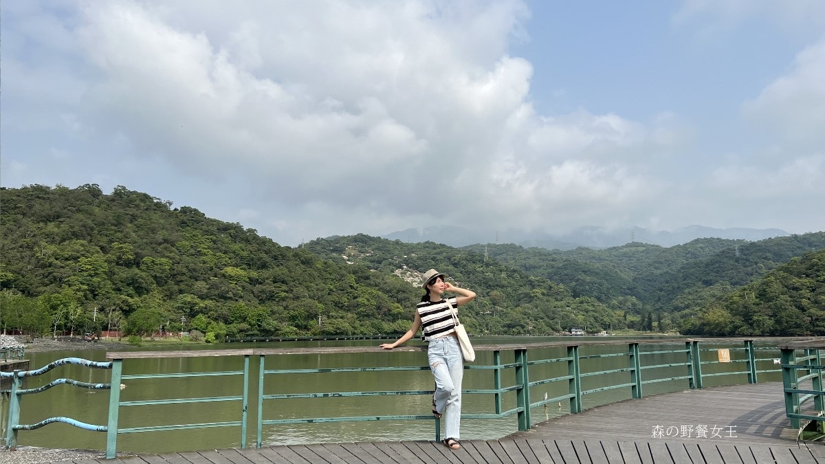 龍潭湖風景區|龍潭湖畔悠活園區|龍掌坡大碗公溜滑梯|全台最大的白色貨櫃建築~散步小日月潭的湖光山色 - 第1張圖
