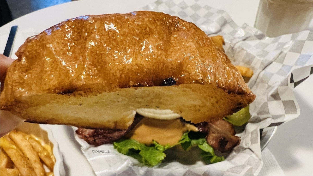 KICK Burger|新店美式漢堡店|重機騎士聚會交流|必點~像馬卡龍般有脆殼感的薯條 - 第15張圖