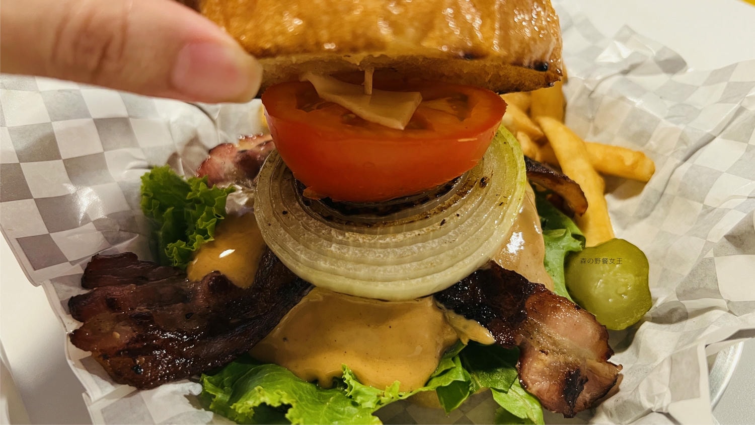 KICK Burger|新店美式漢堡店|重機騎士聚會交流|必點~像馬卡龍般有脆殼感的薯條 - 第14張圖