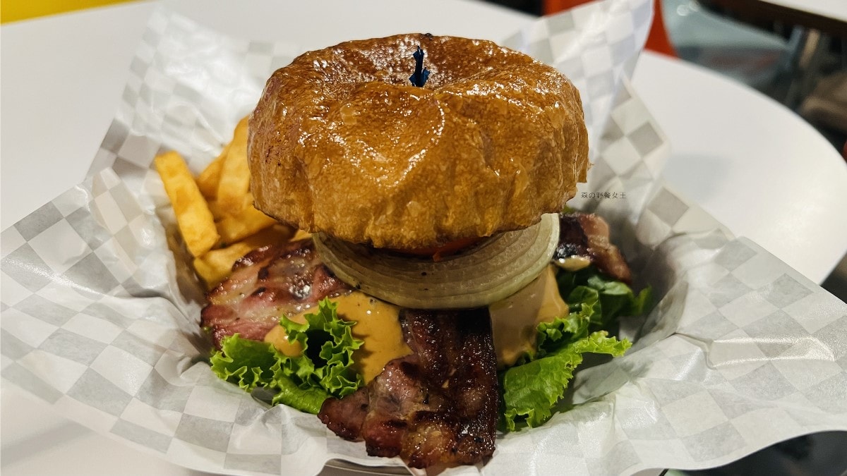 KICK Burger|新店美式漢堡店|重機騎士聚會交流|必點~像馬卡龍般有脆殼感的薯條 - 第13張圖