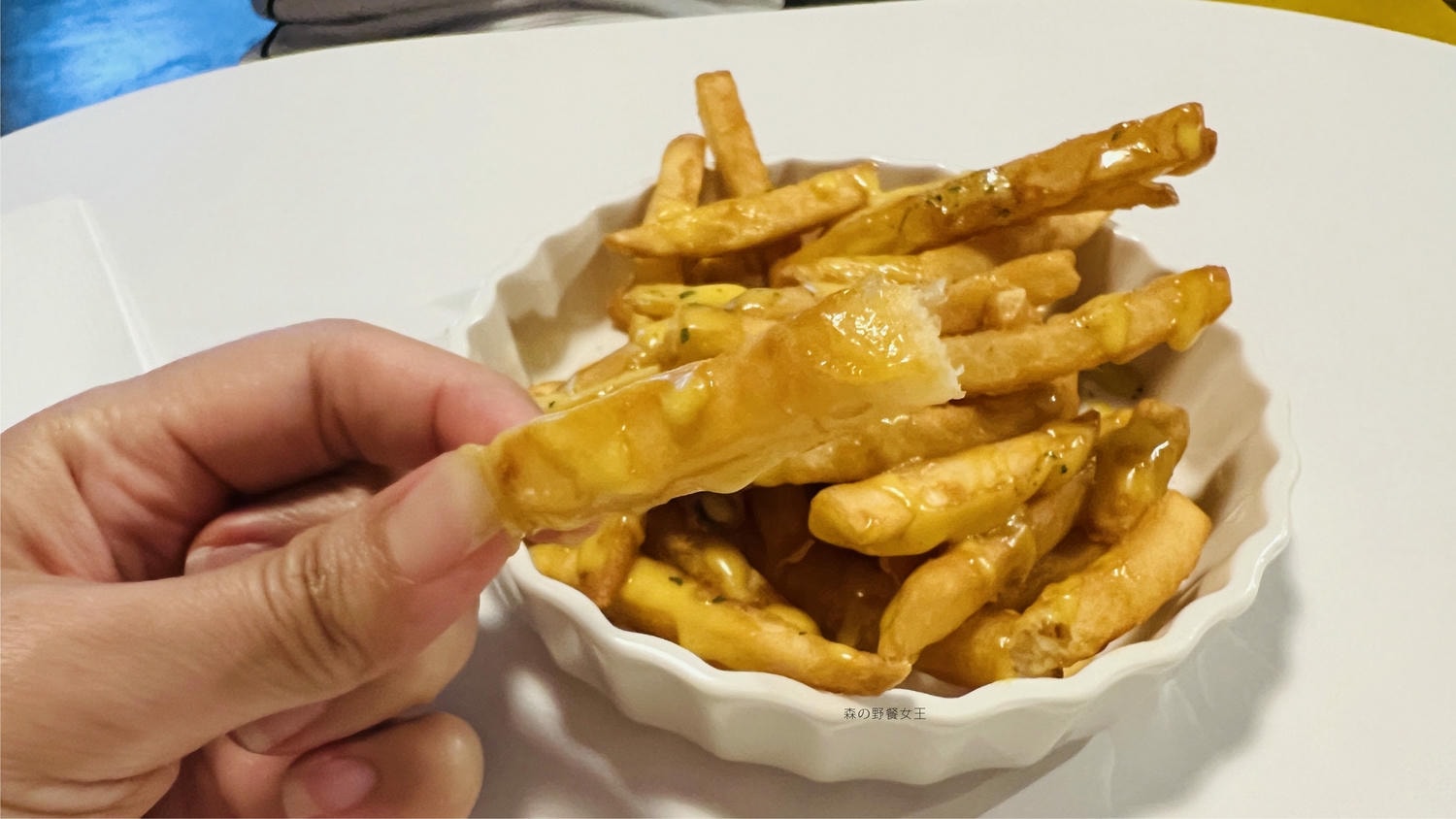 KICK Burger|新店美式漢堡店|重機騎士聚會交流|必點~像馬卡龍般有脆殼感的薯條 - 第17張圖