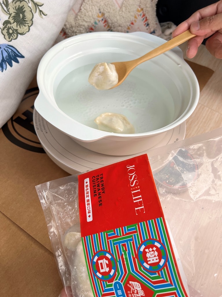 食尚玩家攜手Chubby Doo甜甜圈、Joss Life手工水餃、熊夫人甜點、溫國智的美食天地、產地咬一口果乾|一日五餐|強強聯手打造「潮台美食」新體驗 - 第12張圖