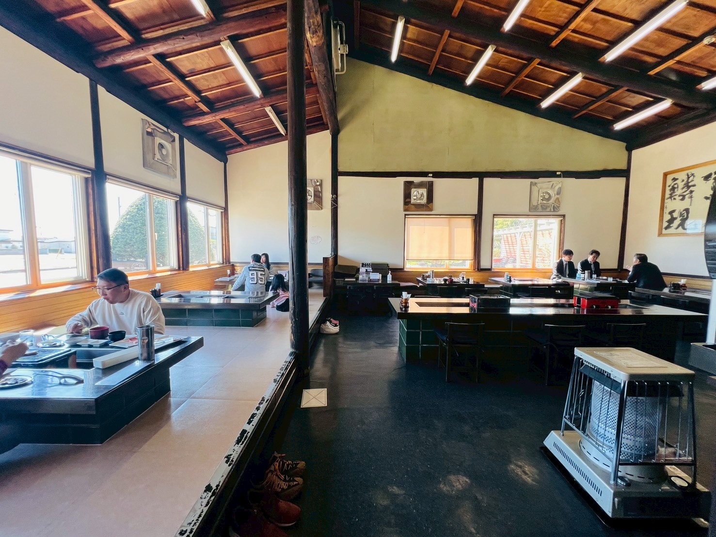 牛の里炭火燒肉餐廳|白老牛直販牛|只要台幣5百多元就有水嫩多汁黑毛和牛 - 第7張圖 牛の里炭火燒肉餐廳|白老牛直販牛|只要台幣5百多元就有水嫩多汁黑毛和牛
