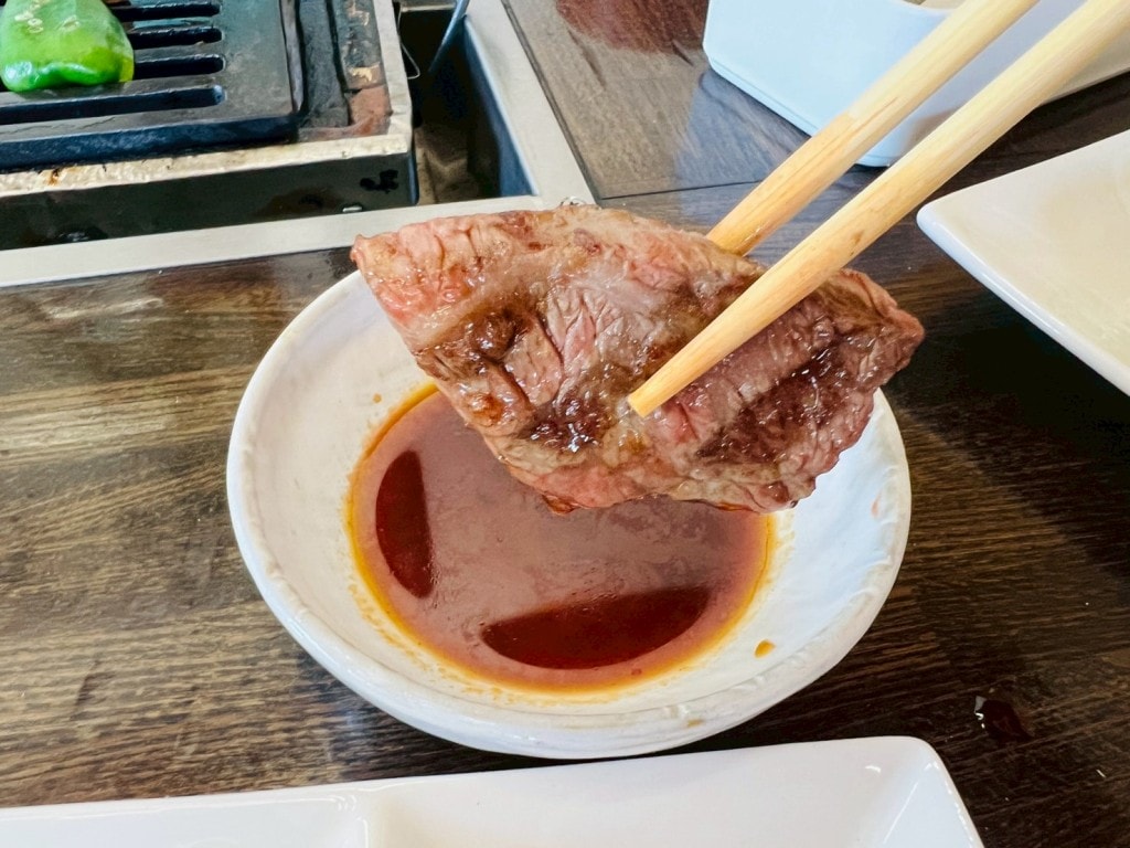 牛の里炭火燒肉餐廳|白老牛直販牛|只要台幣5百多元就有水嫩多汁黑毛和牛 - 第12張圖 牛の里炭火燒肉餐廳|白老牛直販牛|只要台幣5百多元就有水嫩多汁黑毛和牛